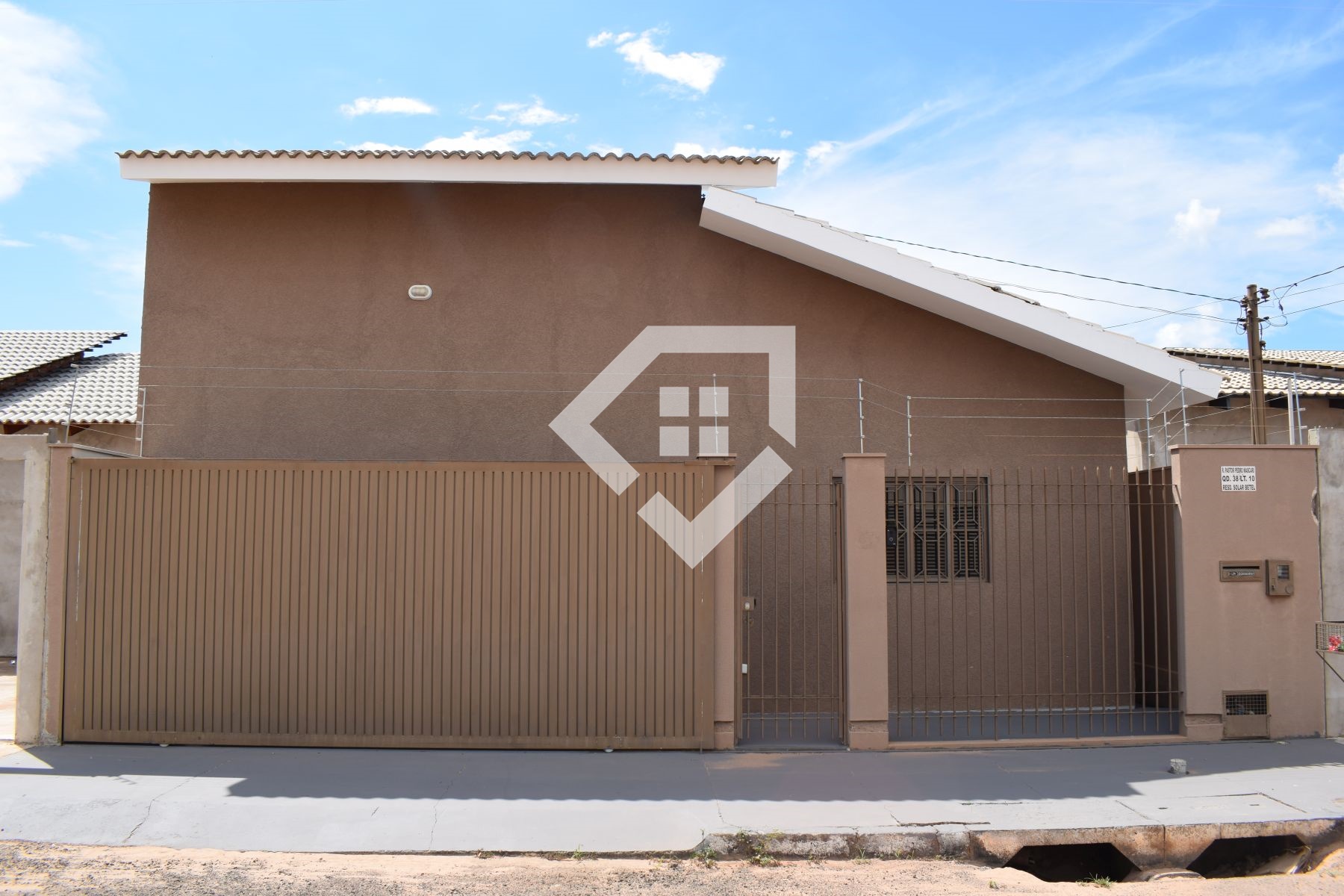 Casa com 3 quartos para alugar em mineiros – Solar Betel