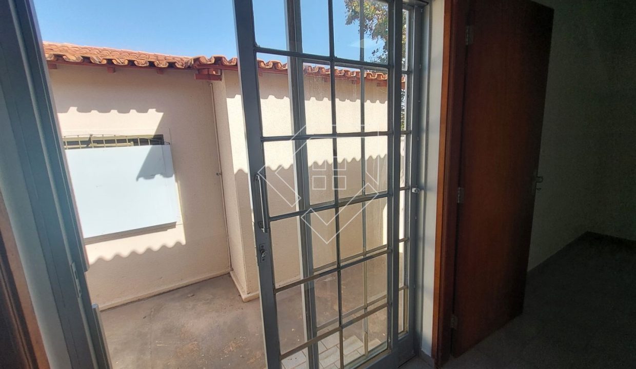 sala77287_008